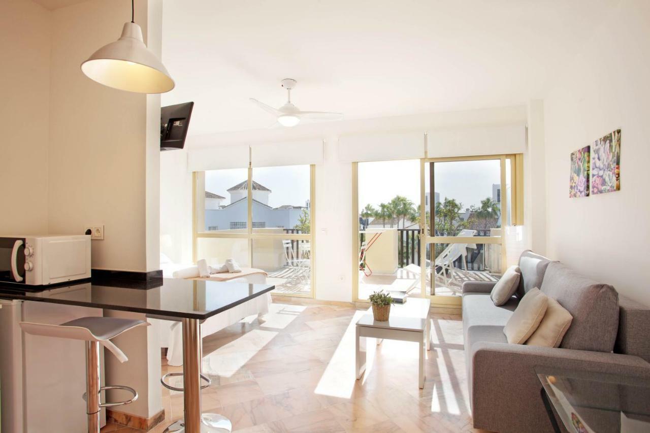 Varios Apartamentos Romana Playa Elviria Марбелья Экстерьер фото